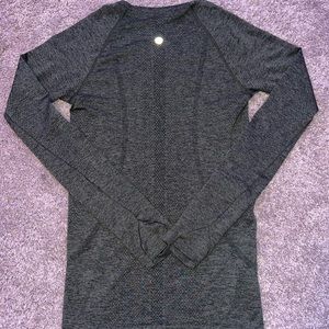 Dark green long sleeve Lululemon swiftly